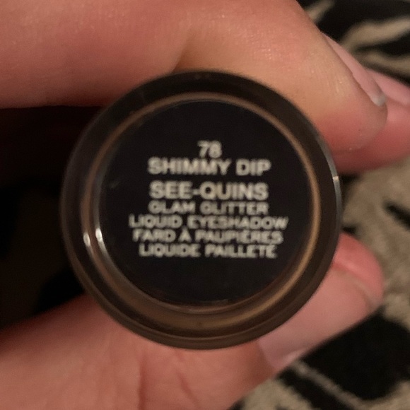 Shimmy dip liquid eyeshadow - Picture 2 of 2